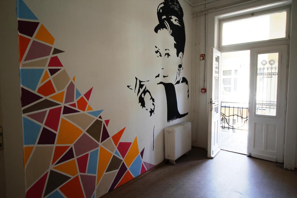 Dbc Hostel Budapest Exterior photo